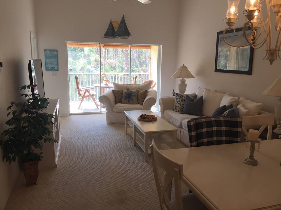 Dining area to living room