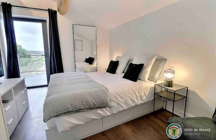 غرفة في فناء 