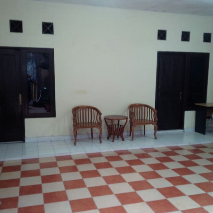 2 Kamar Standar Kipas Angin/ room with fan