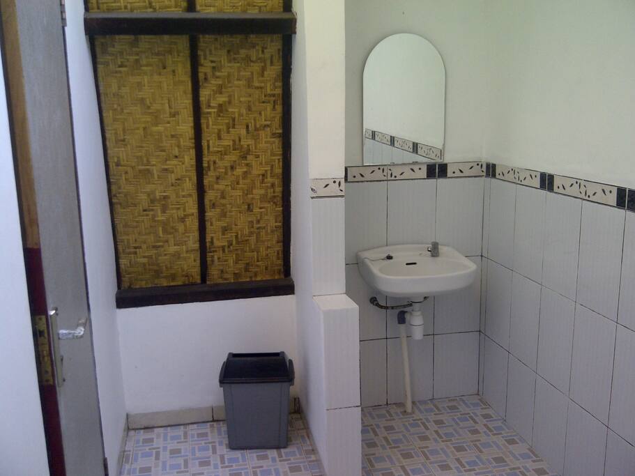 Bathroom (standard ac)