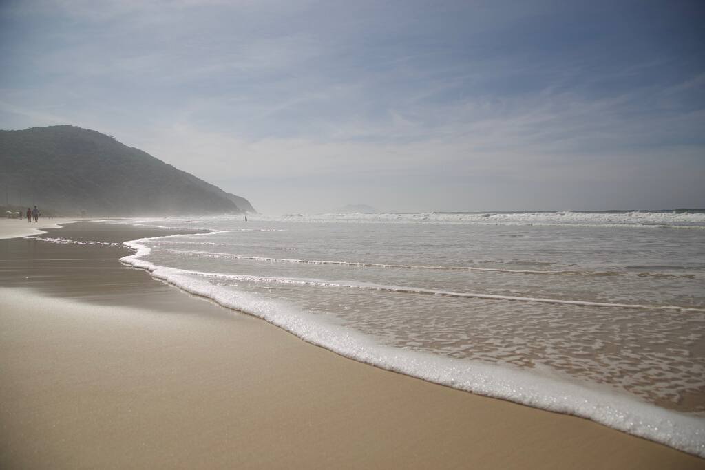 Praia Brava a melhor e mais limpa praia de Floripa