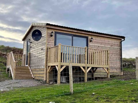 Successful Airbnb property: Luxurious cabin with beautiful views in Assynt