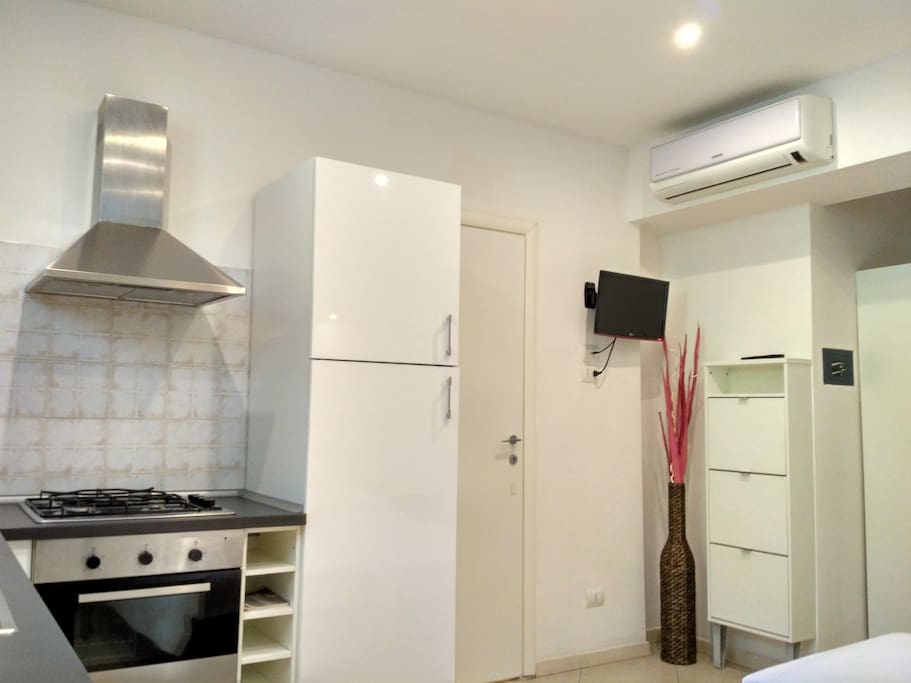 cucina, frigorifero, condizionatore