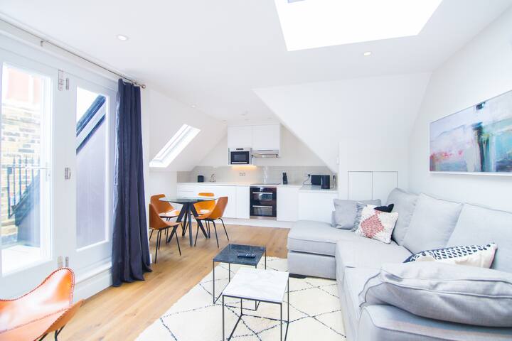 Incredible new Duplex 10 mins away from Euston gallery image 3