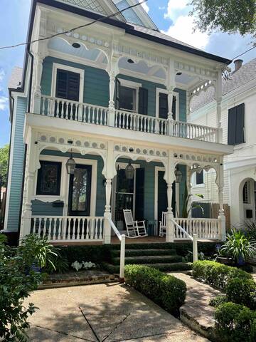 Mid City Classic on Streetcar Line Minutes from FQ gallery image 2