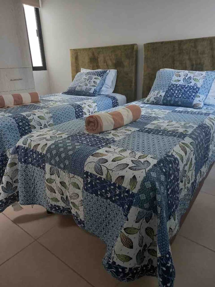 Dhoma e gjumit 2: banja dhe dollapi më vete