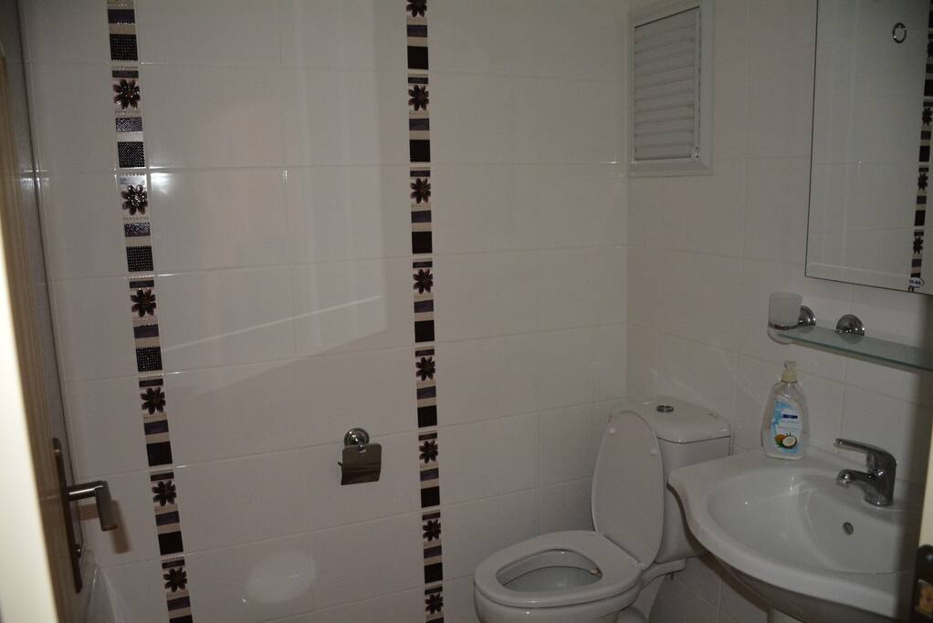 Bathroom 2 with bath and toilet