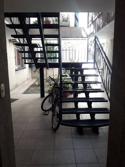 Escalera de acceso al departamento