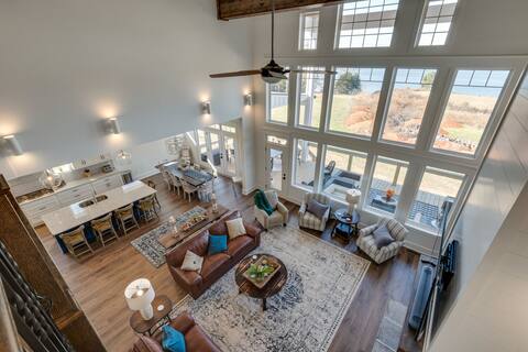 Beautiful Tim's Ford Lake House (Sleeps 20)