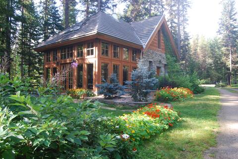 Goat's Head Gatehouse near Jasper Park
