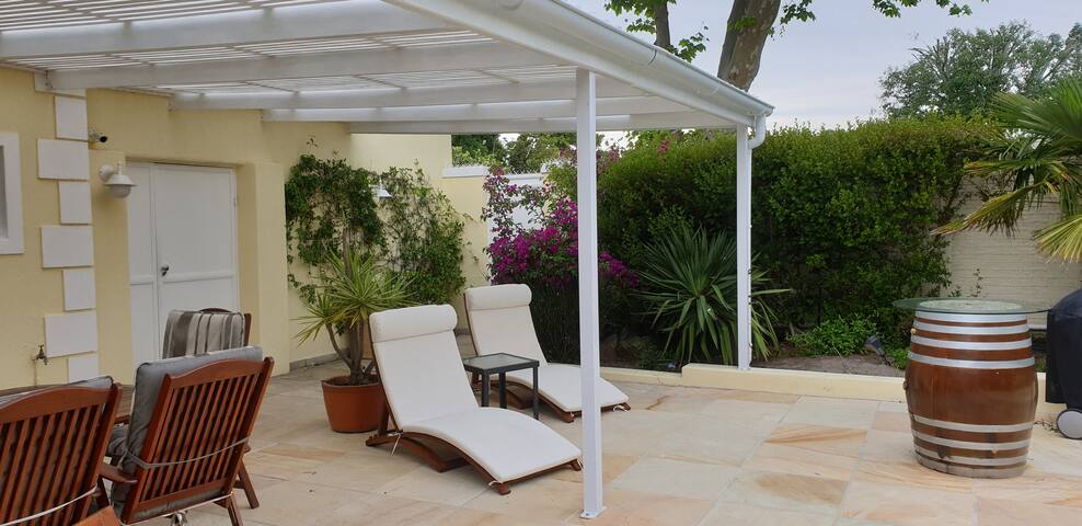 Holiday Home with Porch and Heated Pool gallery image 3