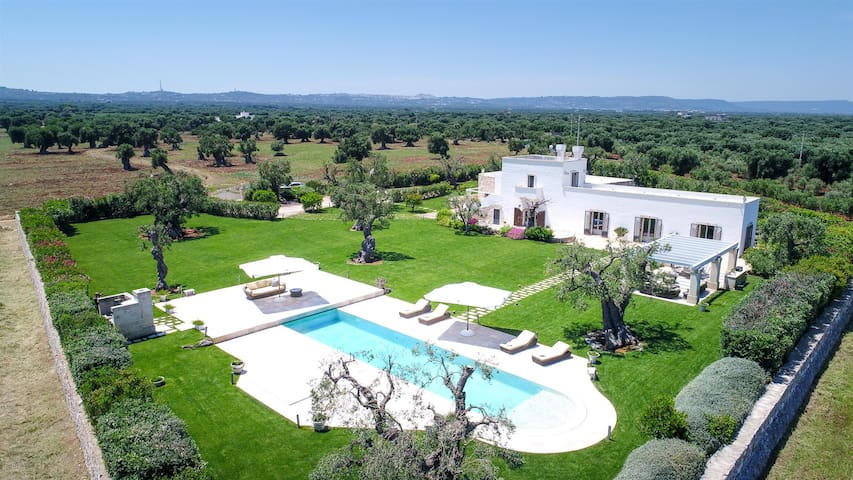 Masseria Il Frantoio with heated pool