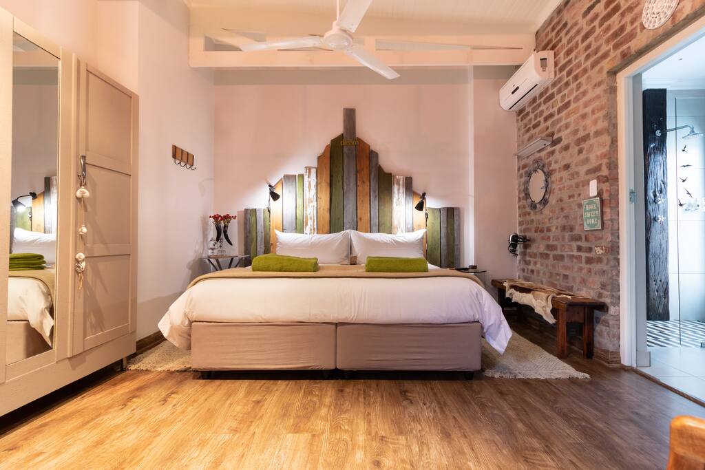 Superior King Room 3