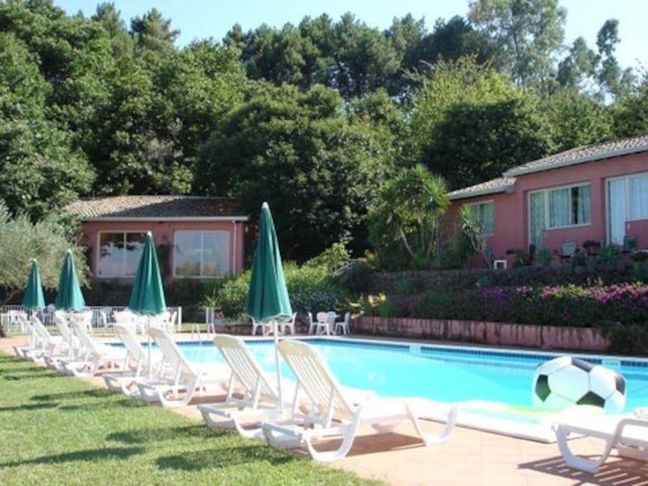 Vista Piscina, stanze e sala collazione