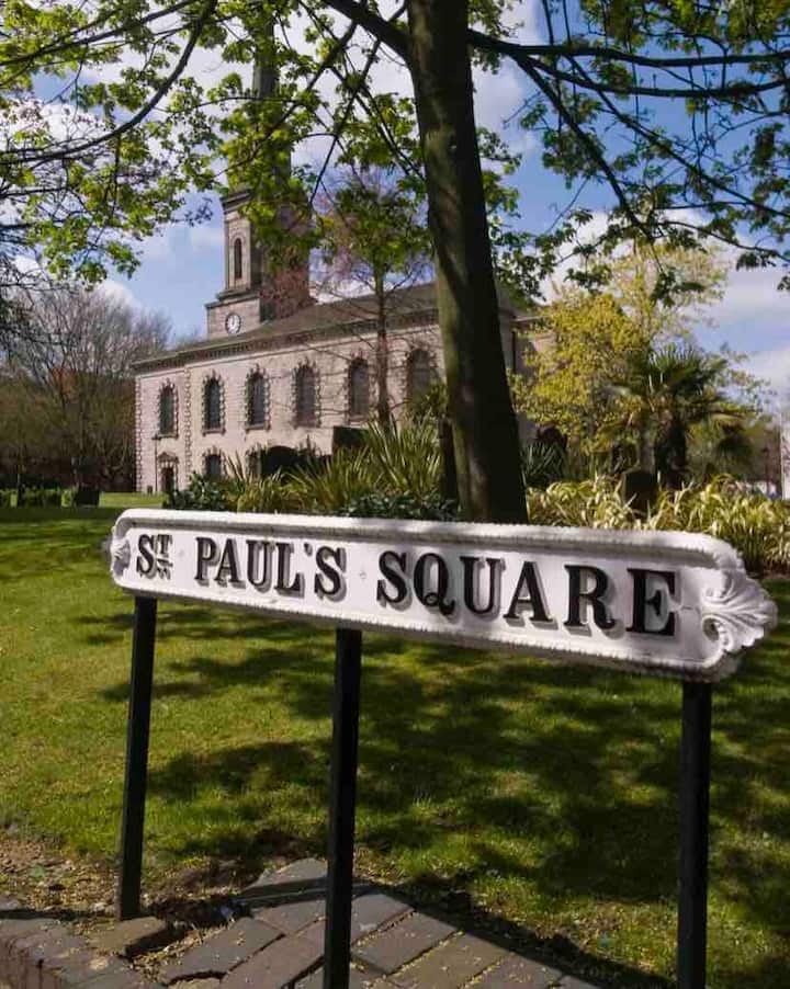 City centre apartment St. Paul’s square Flats for Rent in West