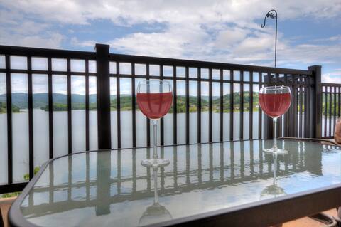 Lake Life Luxury w/ Beautiful View Balcony & Pool