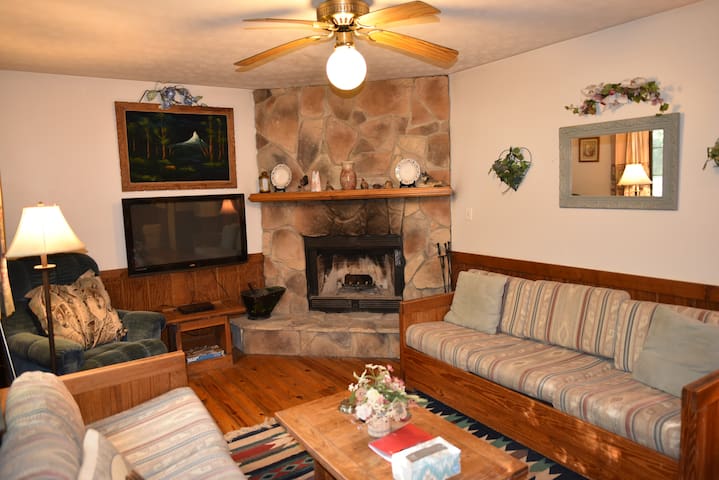 Cabin 5 Royal Oaks Retreat Cabins For Rent In Lyndhurst