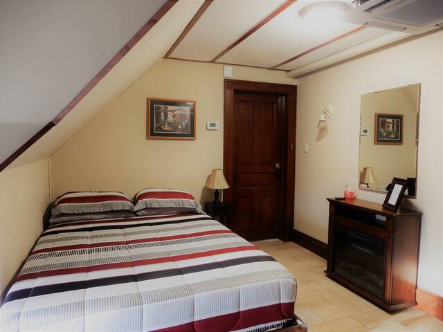 The Maple Room -  Room #1