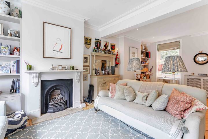 5 Bedroom Family Town House next to Battersea Park gallery image 3