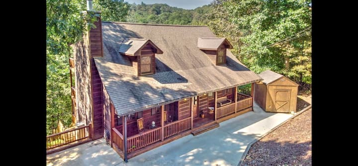 Riverfront Mtn Retreat Hot Tub/fireplaces/king Beds/tubing/fishing/spacious - ジョージア州