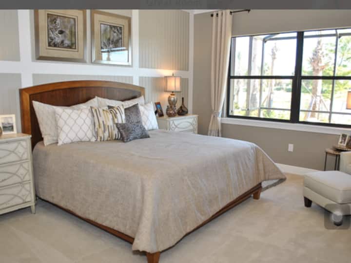 غرفة النوم الرئيسية