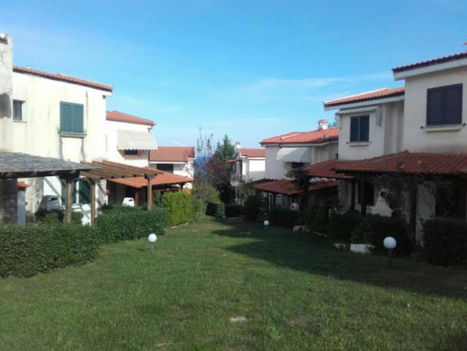 Villa Complex - Shared garden