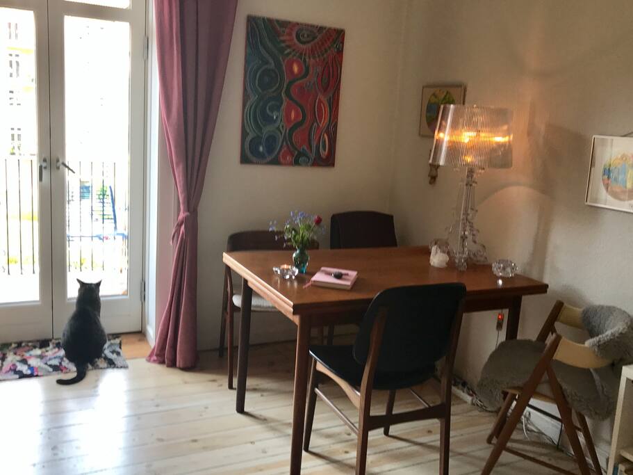 Eating area in my sitting room:-) I don’t have my cat anymore.