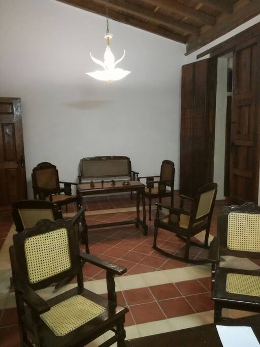 Wygodna część wspólna: salon i jadalnia.