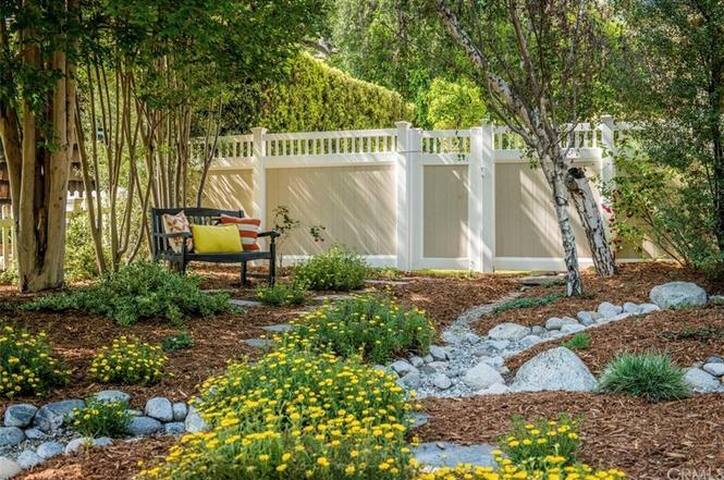 Beautiful craftsman home with spa & pool. gallery image 5