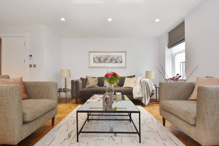 Stunning Mayfair 3 Bed 3 Bath £8 million AC Wi-Fi gallery image 5