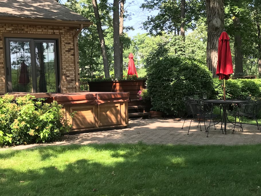 Outdoor family size spa