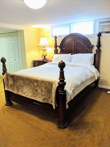 Studio by Rutgers/NYC + Private Bathroom, Kitchen