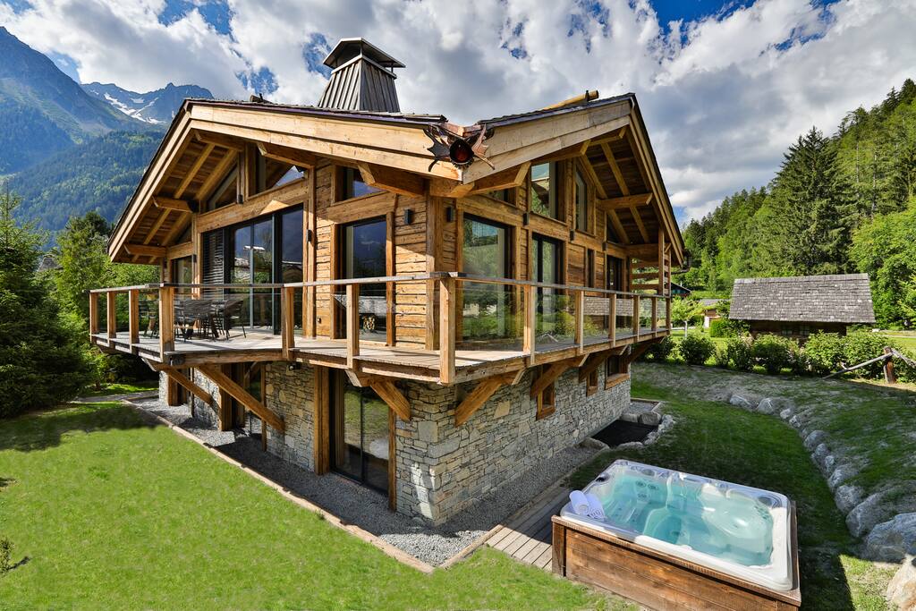 Black Stone Chalet  5 Piscine sauna jacuzzi  Chalets  