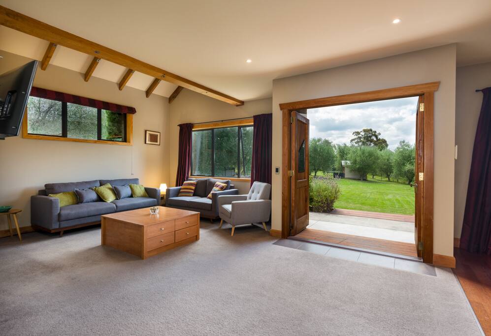 Wapu Cottage lounge
