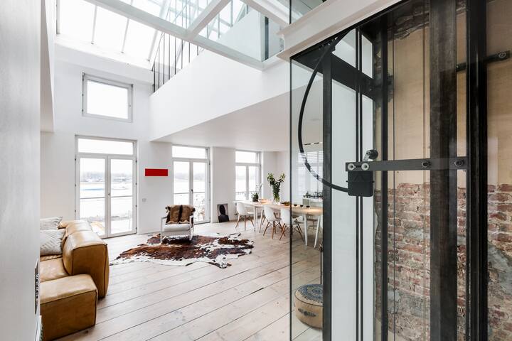 300m² loft (terras & river view) “Loft O” gallery image 2