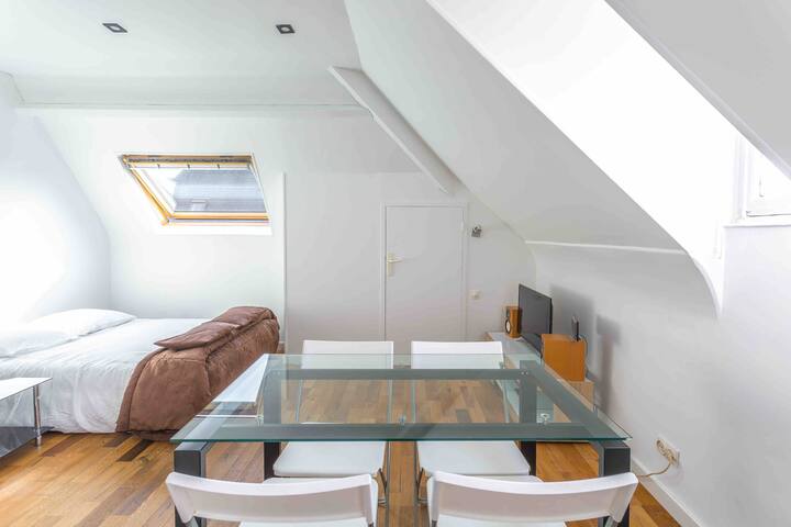 Joli Studio Confortable Rouen Condominiums For Rent In Rouen Normandie France