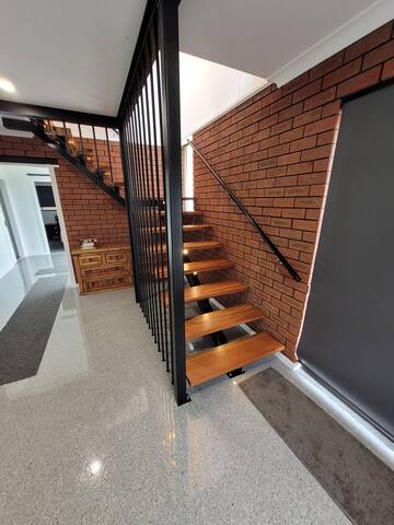 Albany Hillview. Views of ocean, harbour and range gallery image 4