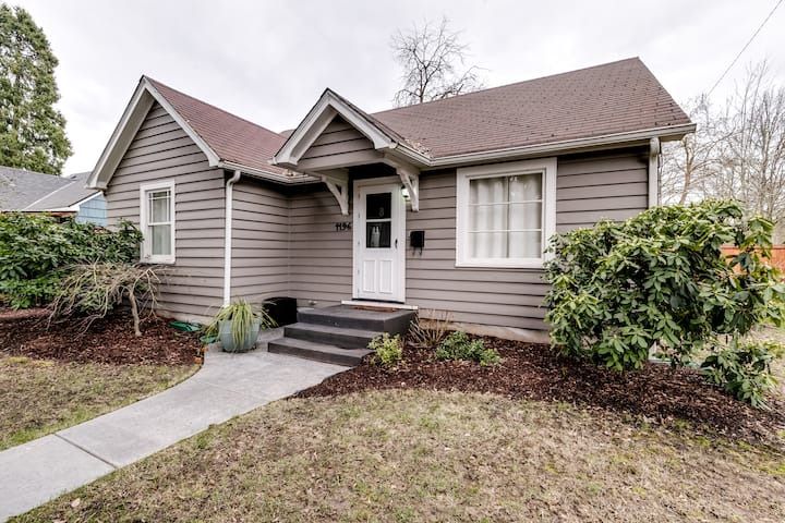 Charming Bungalow In Heart Of Eugene - Eugene, OR