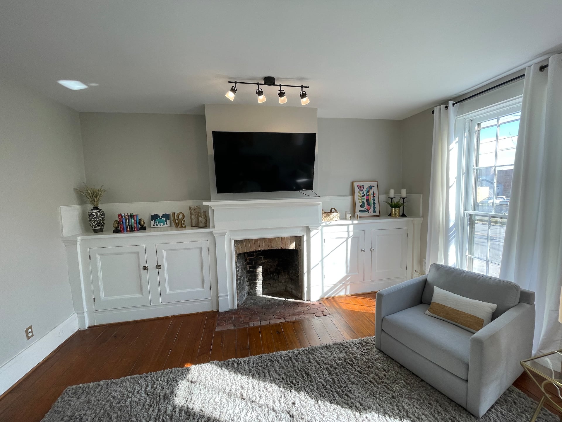 Charming renovated historic home in ideal location — photo 4