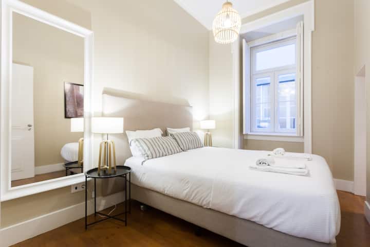 Camera da letto 2 - Letto queen-size (160x200 cm), con cabina armadio/stanza trucco