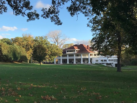 The B & B Suites at Chapel Hill
. (Whole House)