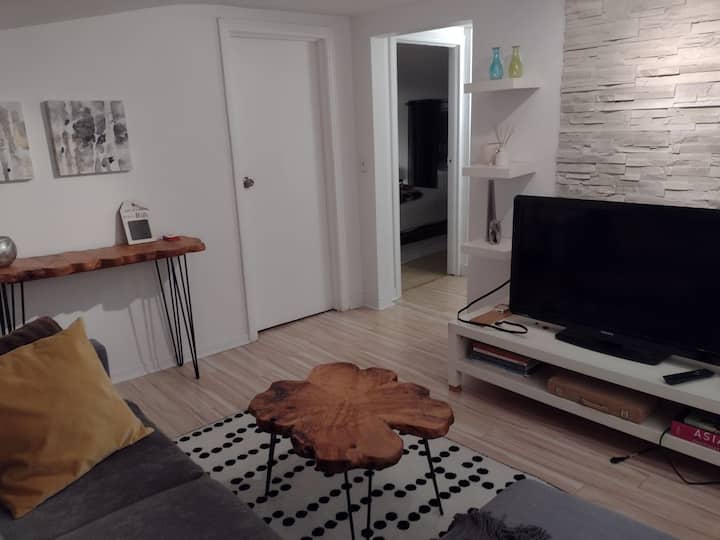 Small 3 room home with private bathroom. Guest suites for Rent in