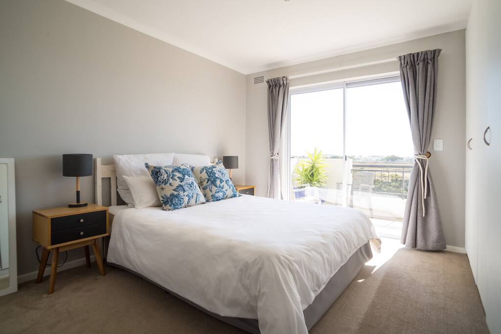 Main bedroom with en suite