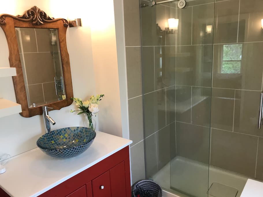 Ensuite bathroom overlooking the garden