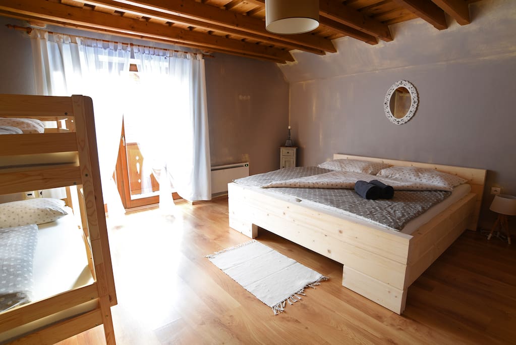Big Vintage Apartment - Bedroom 1