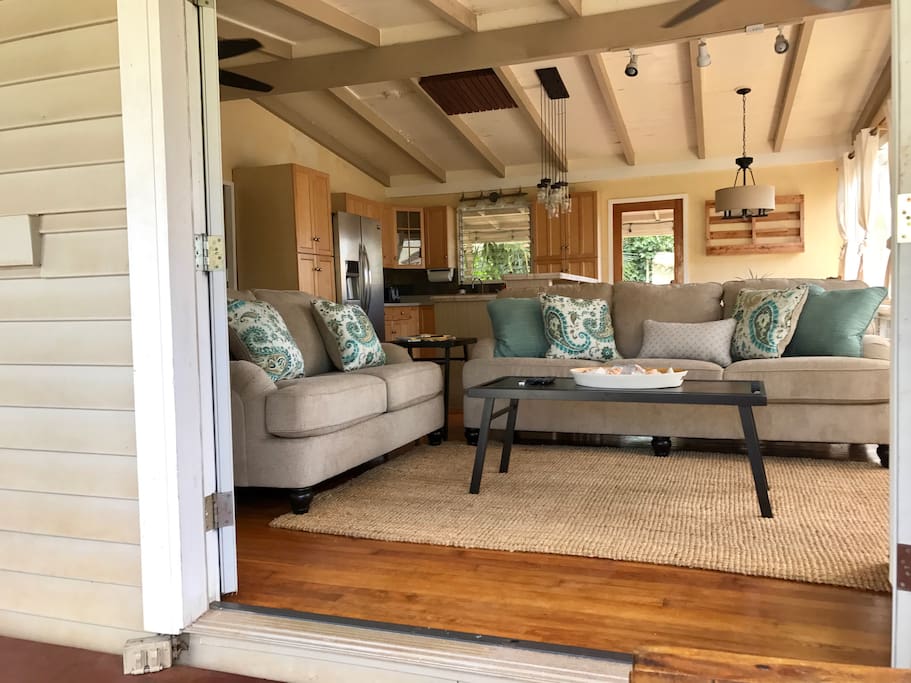 Open floor plan allows for the great trade wind breeze to come through.