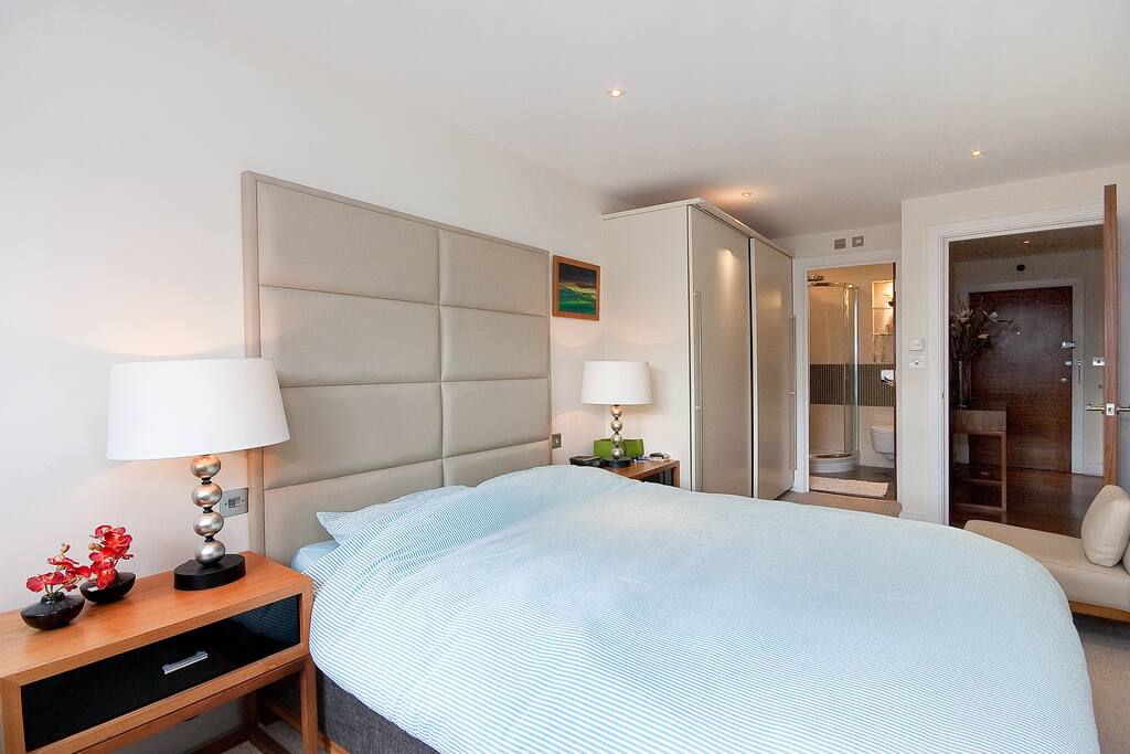 Double Bedroom with full ensuite bathroom