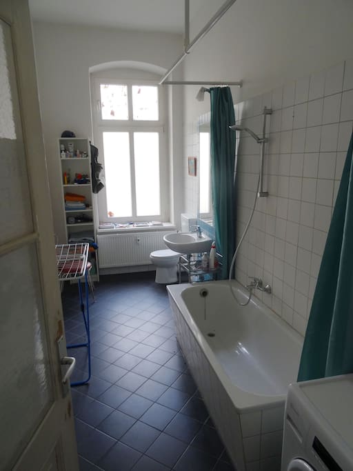 das Bad (9qm) zur Mitbenutzung