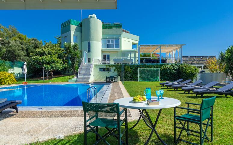 Deep Dive Pool Villa gallery image 5