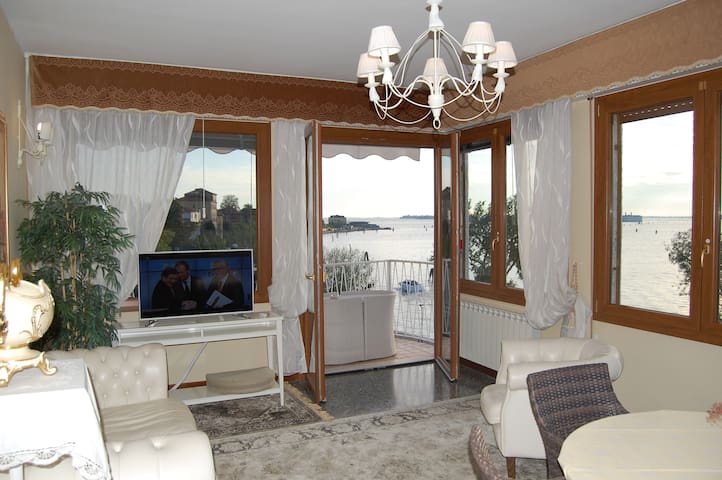 OASIS Golden Lagoon Chalet